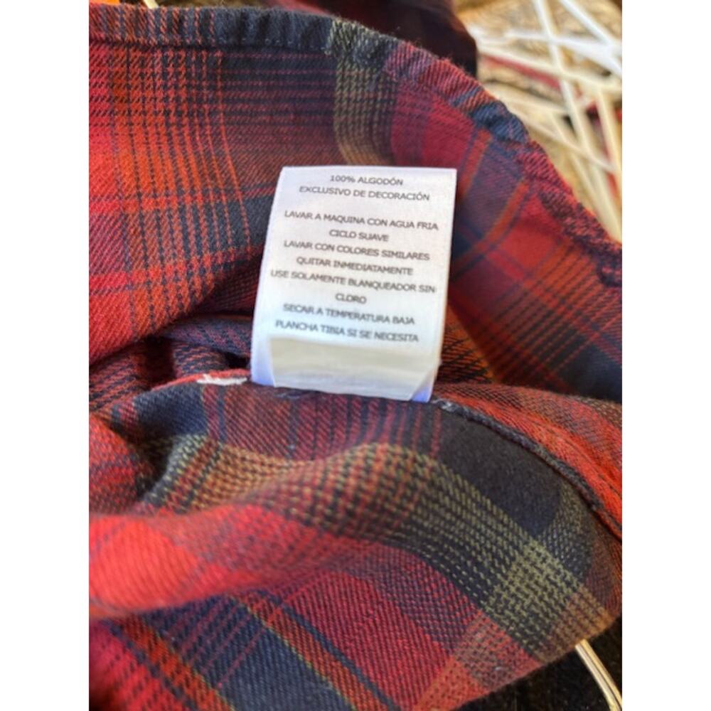 Levi's Size XL‎ Women's Red Plaid Long-Sleeve Button Front Flannel Shirt - Picture 4 of 4
